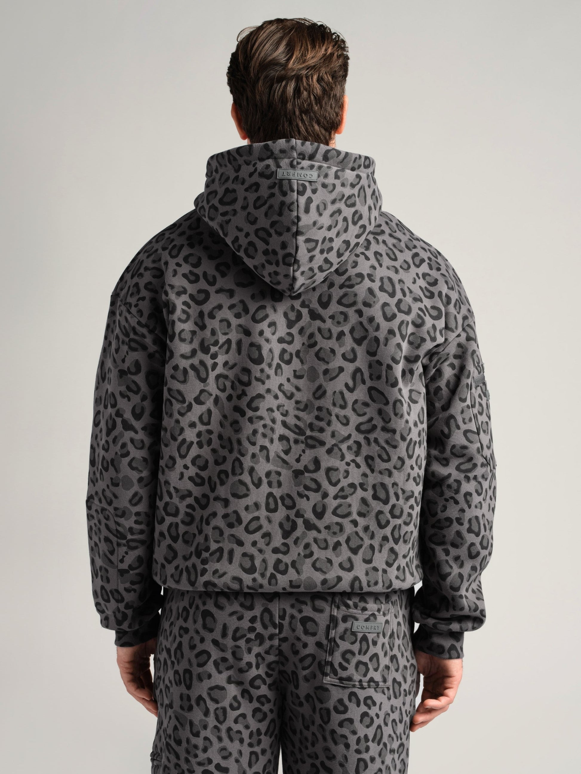 Comfrt Airplane Mode Travel Hoodie mit integrierter Augenmaske