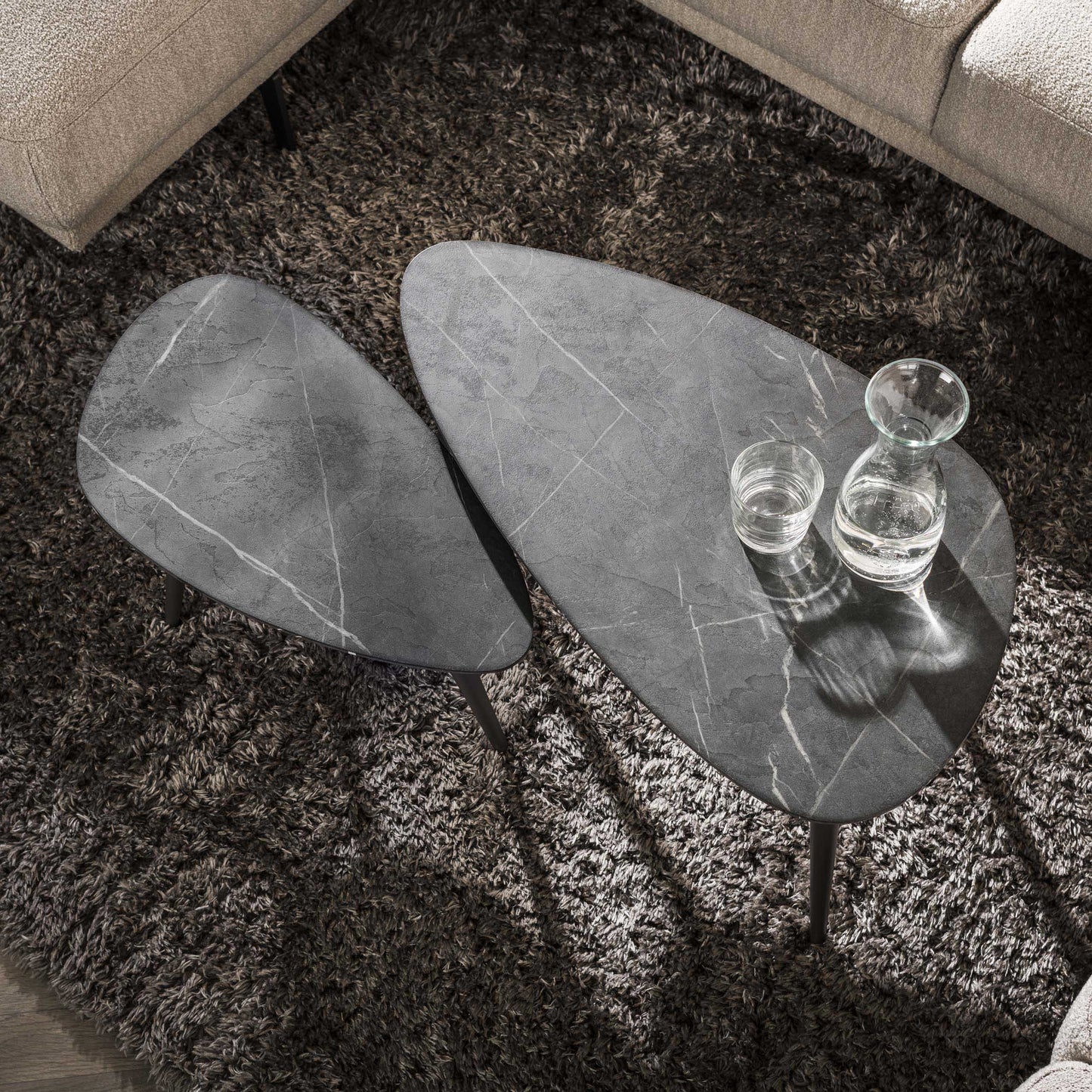 Luxusbetten24 Alvara Couchtisch 2er Set Melamin Keramikoptik mit Stahlgestell