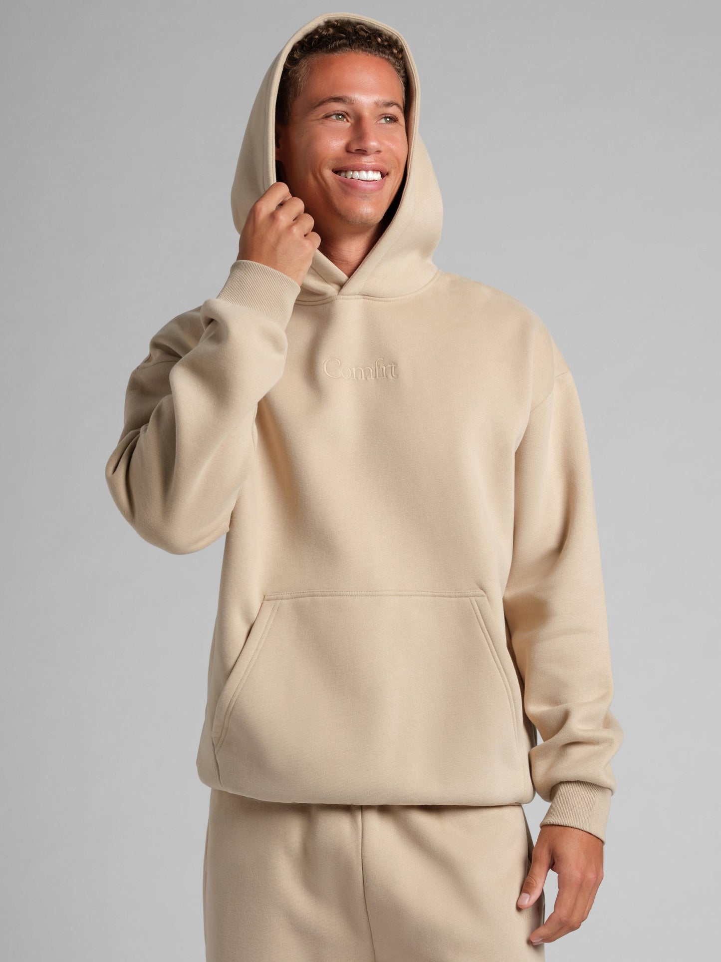 Signature Hoodie Unisex Oversized CloudTouch mit Kapuze und Kängurutasche
