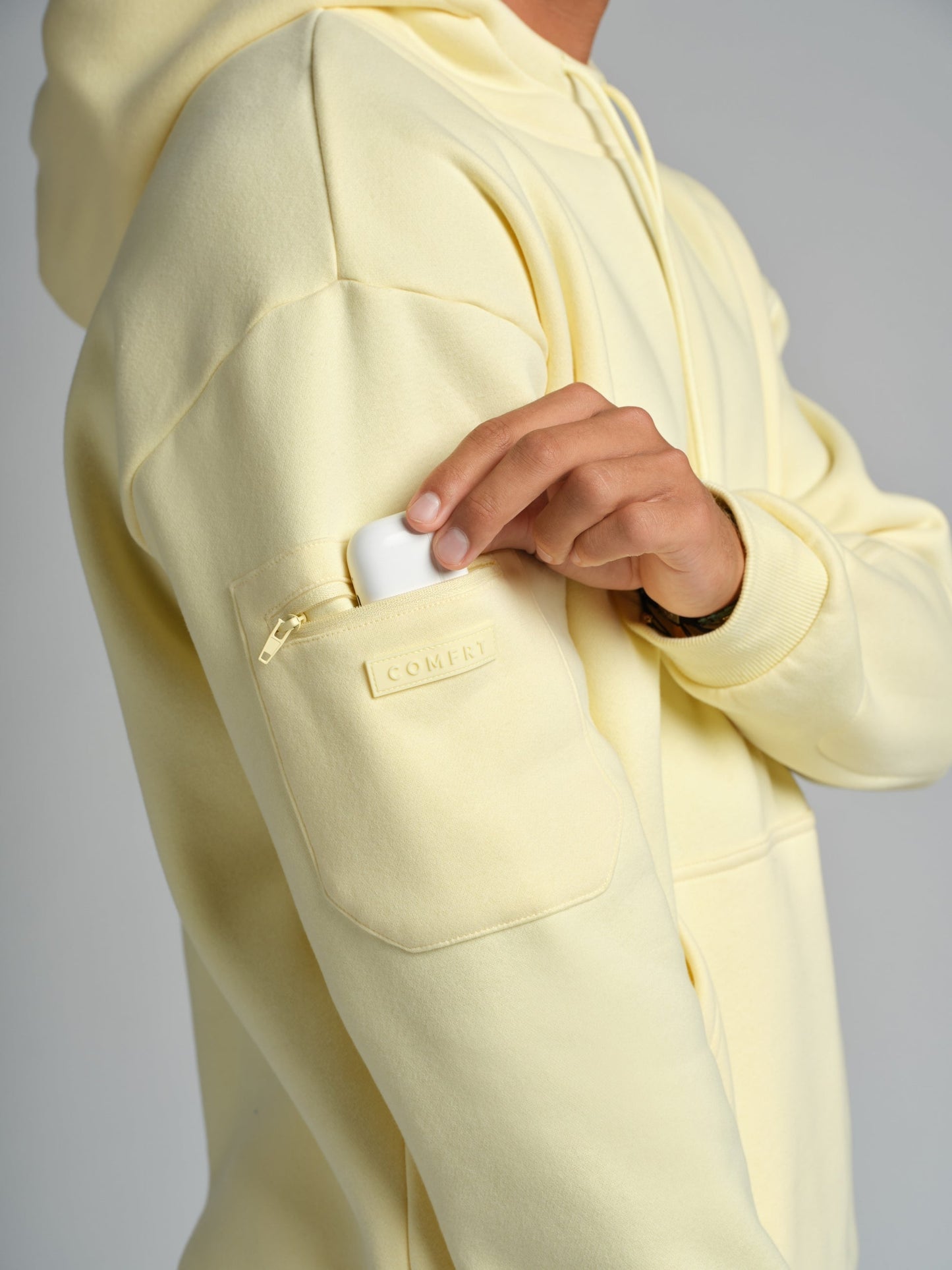 Comfrt Airplane Mode Travel Hoodie mit integrierter Augenmaske