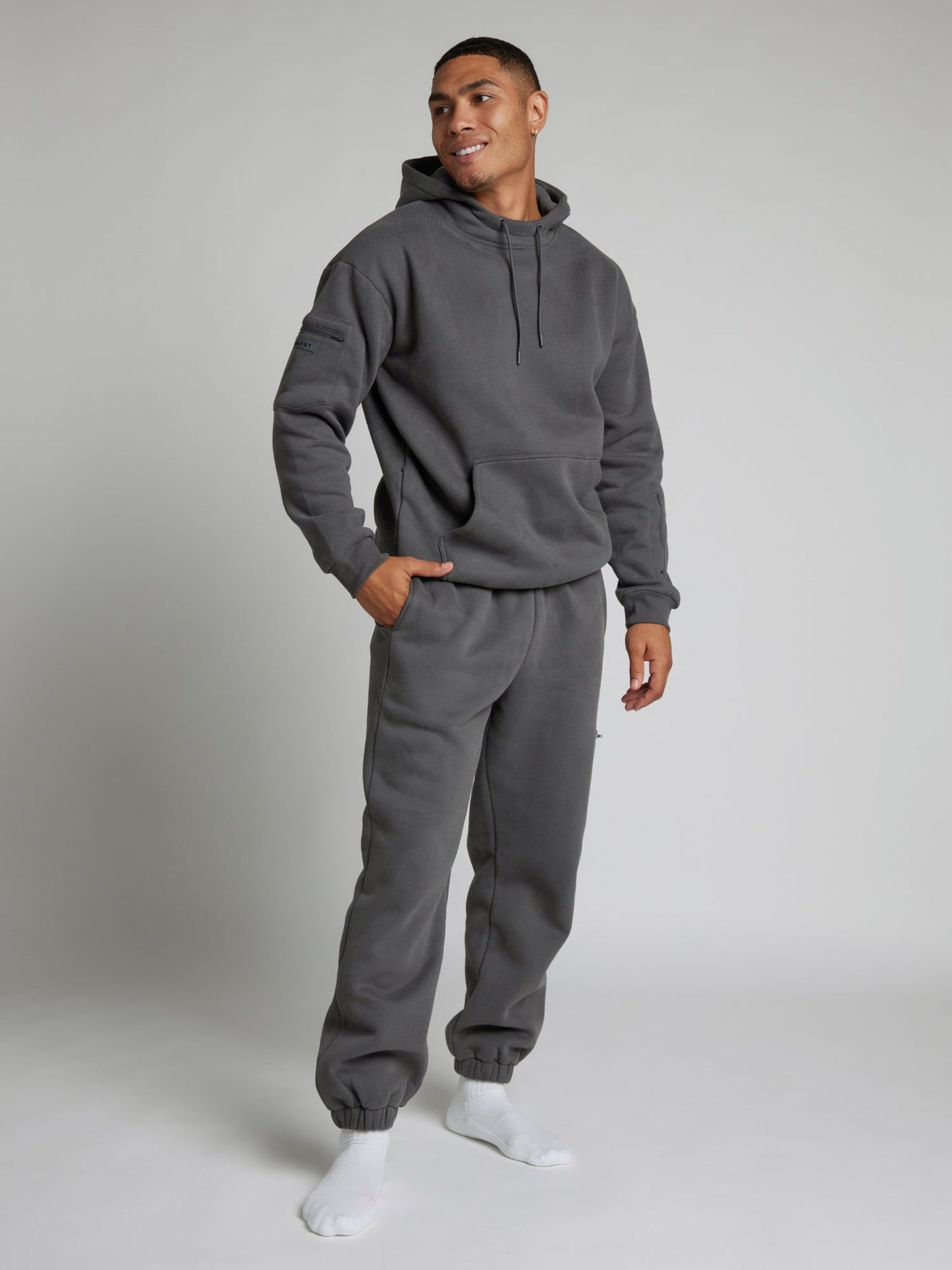 Comfrt Airplane Mode Travel Hoodie mit integrierter Augenmaske