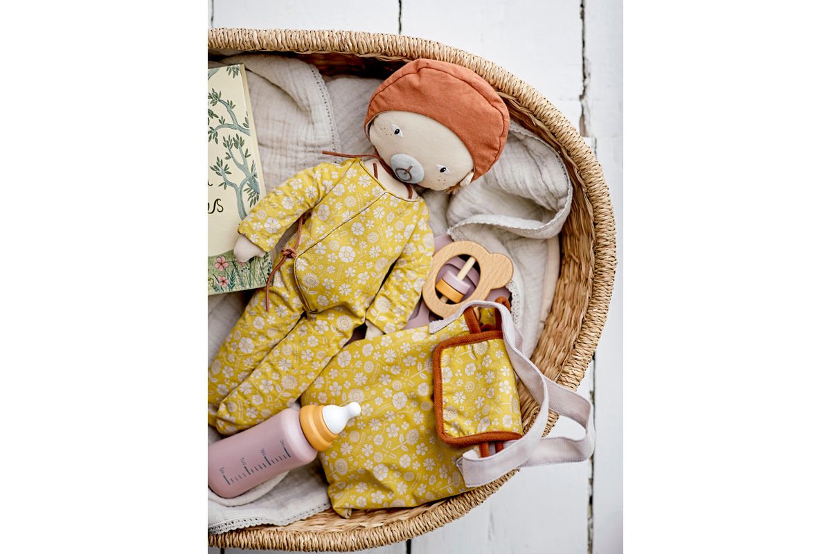 Luxusbetten24 Alin Spielset Wickelzubehör und Kuschelpuppe im Blumenoutfit Braun