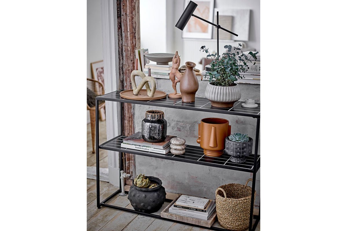 Blumentopf Kairo – Steingutdesign mit Gesichtsdetail in Braun