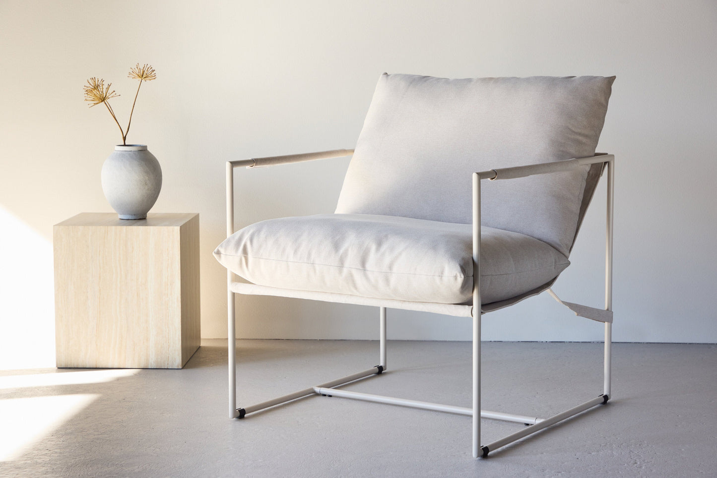 Luxusbetten24 Brika Stuhl, Modernes Beige mit Sitzkissen für Wohnzimmer
