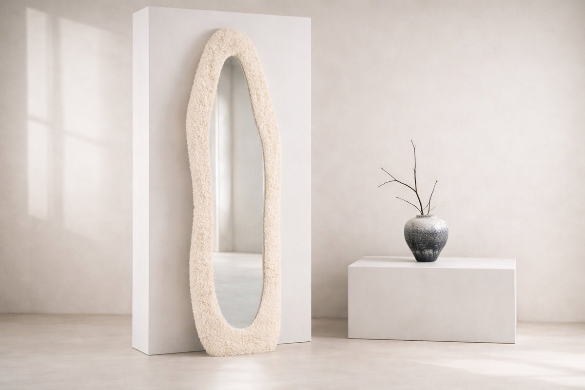 Luxusbetten24 Spiegel Rachel Beige Kunstfellrahmen Wandspiegel Modern Dekor