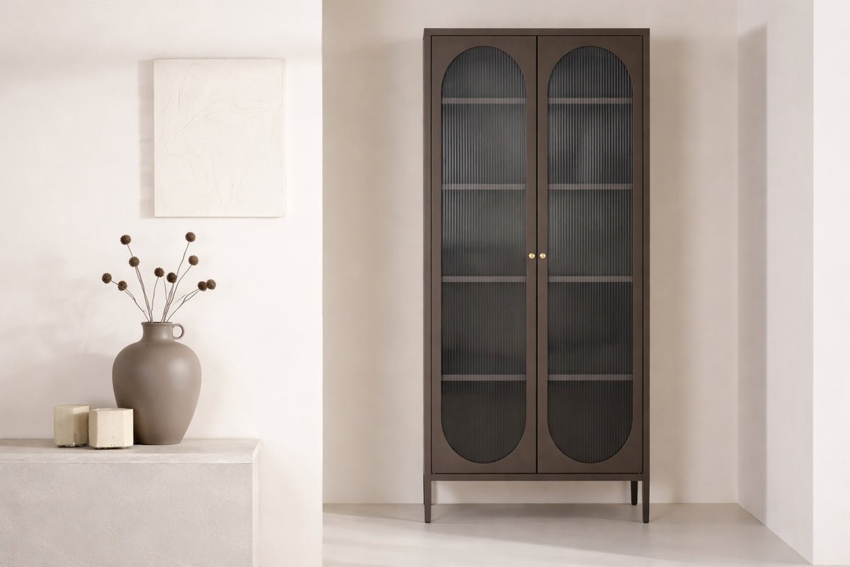 Belano Vitrine 2‑türig mit Wellenglas Braun für Wohnbereich