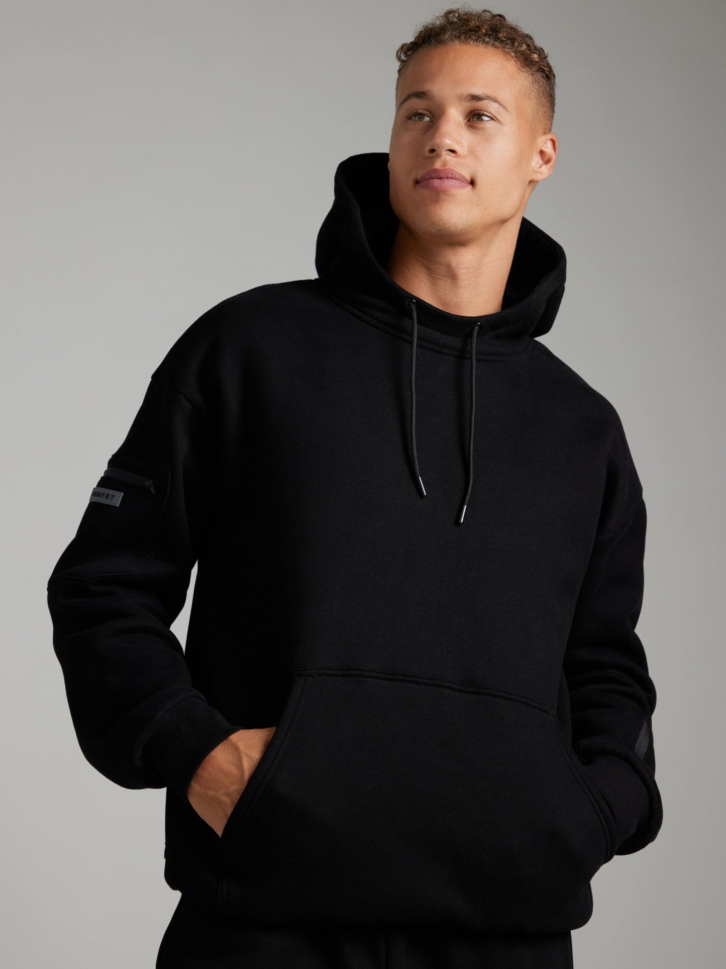 Comfrt Airplane Mode Travel Hoodie mit integrierter Augenmaske