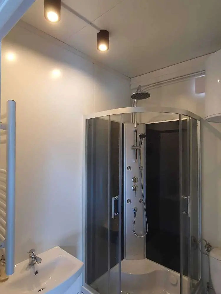 Tromsø Modulares Wohncontainer 3 × 8 m Komfortabler Wohnraum