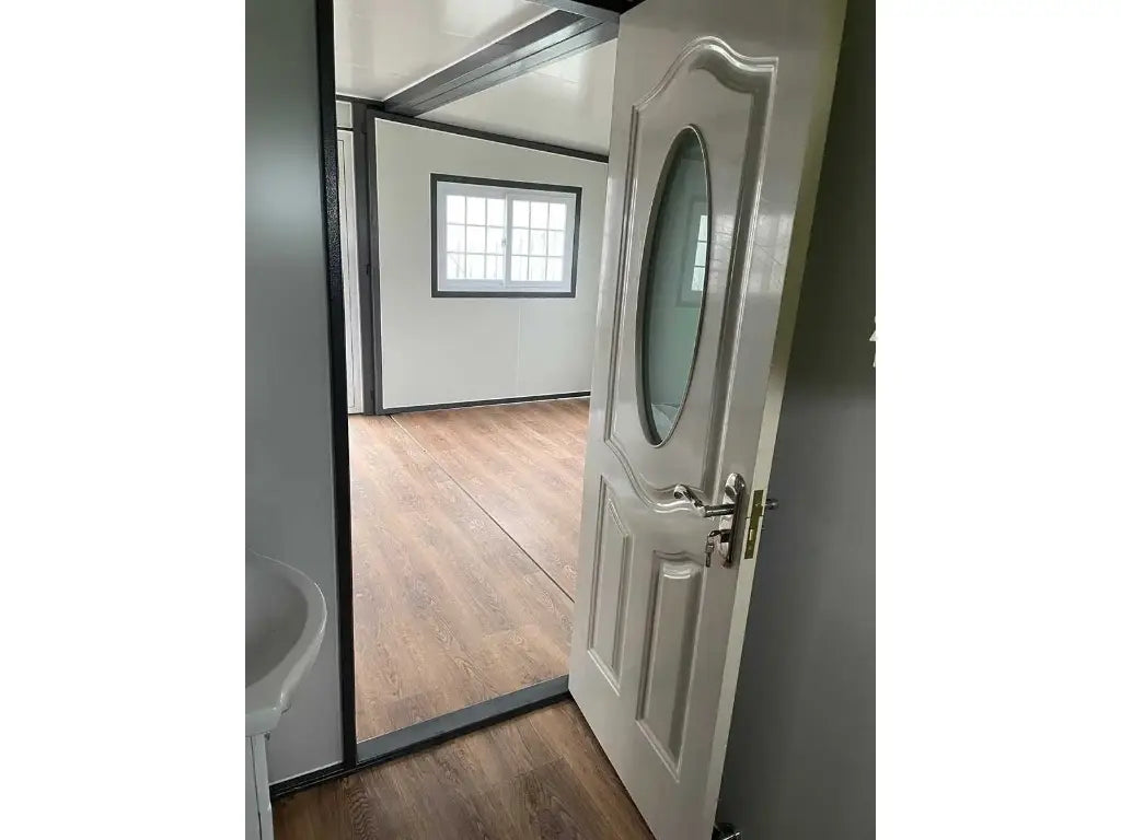 Kompakte Tiny House Basis Fixe 5,80 m × 2,00 m × 2,50 m, mit großer Wohnfläche