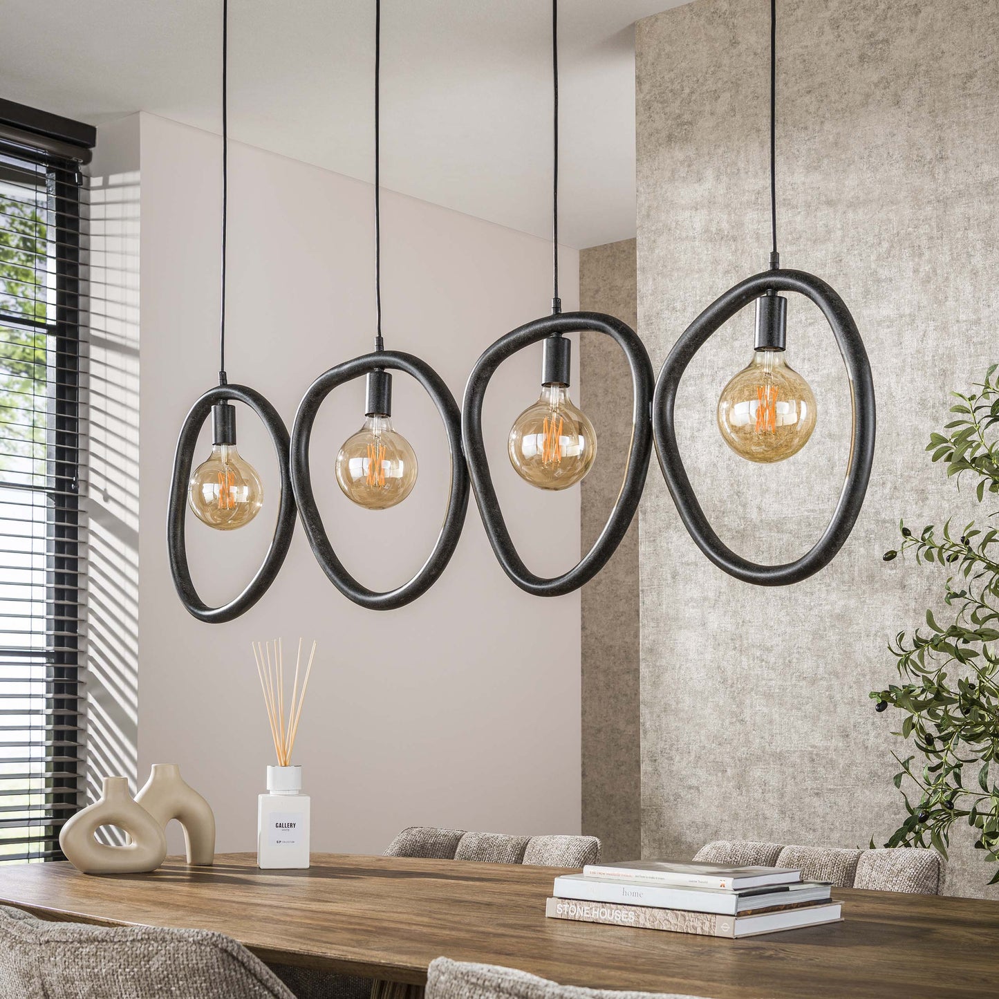 Luxusbetten24 Vionara Pendelleuchte – 4‑teilig Ring aus Arktisch Schwarzem Metall