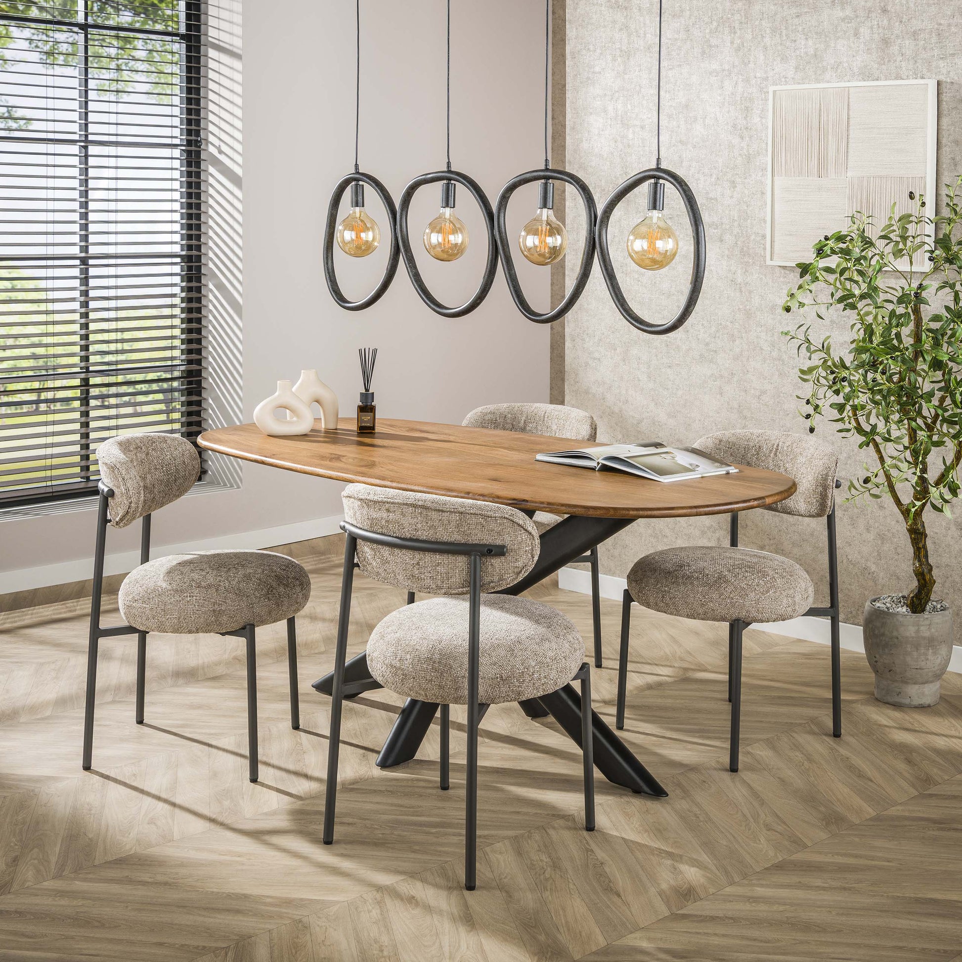 Luxusbetten24 Vionara Pendelleuchte – 4‑teilig Ring aus Arktisch Schwarzem Metall