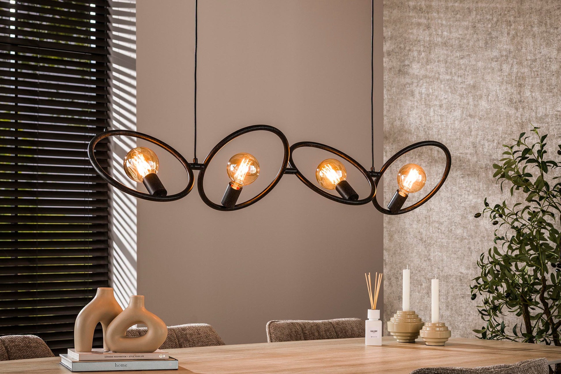 Luxusbetten24 Orlina Pendelleuchte Arktisch Schwarz Metall Loop Design 4‑er‑Set