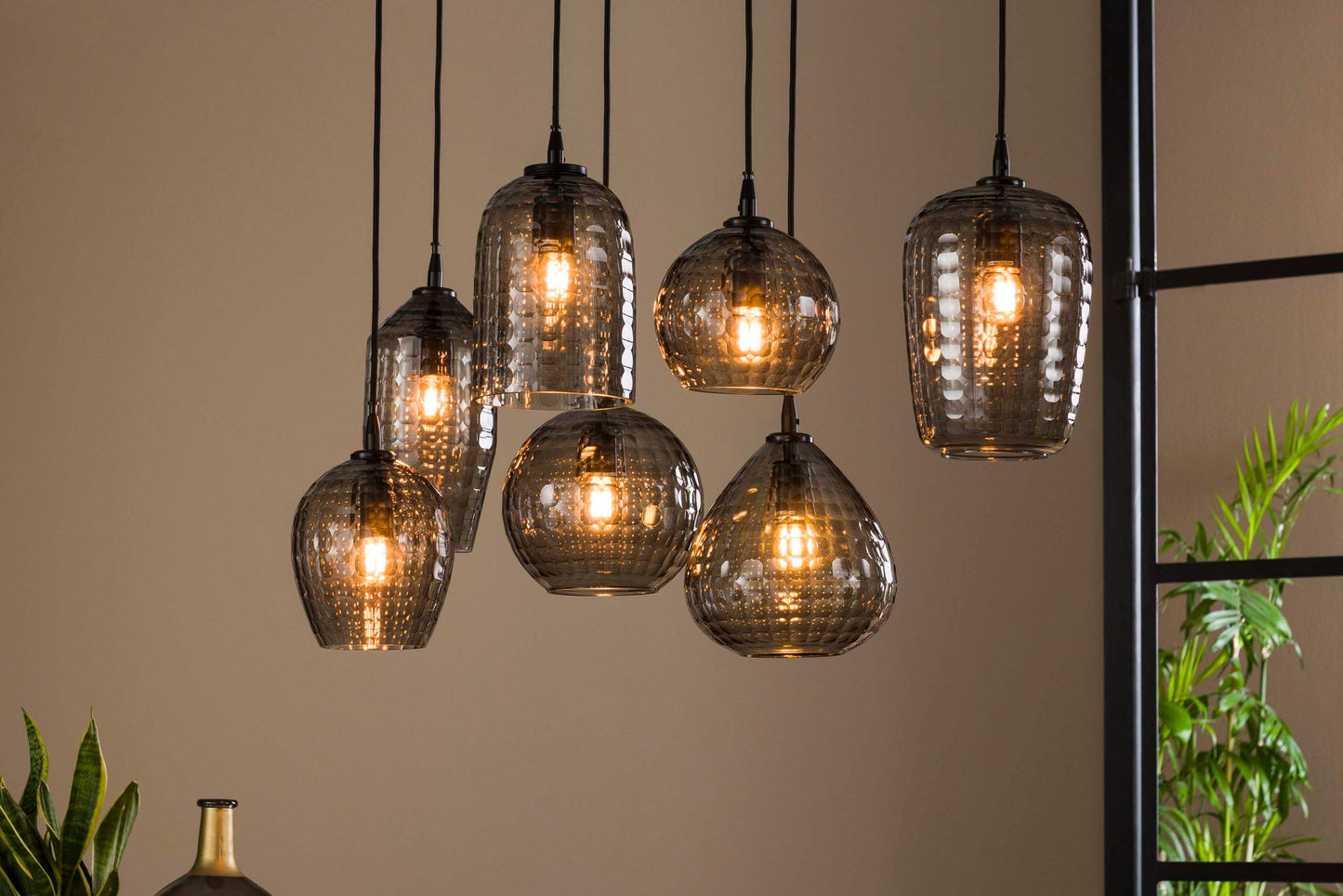 Aurelia Pendelleuchte mit 7 Leuchten, Rauchglas-Design, Metallarmatur, Luxus