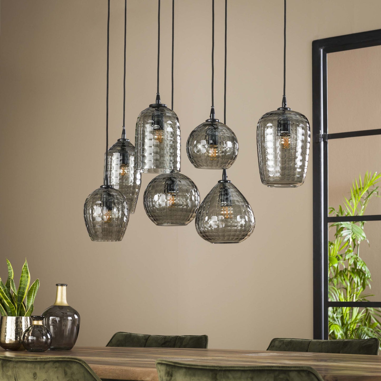 Aurelia Pendelleuchte mit 7 Leuchten, Rauchglas-Design, Metallarmatur, Luxus