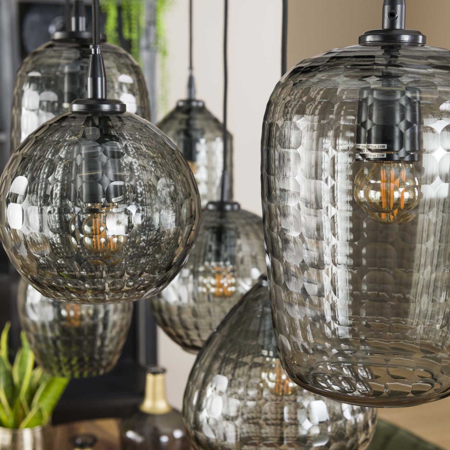 Aurelia Pendelleuchte mit 7 Leuchten, Rauchglas-Design, Metallarmatur, Luxus