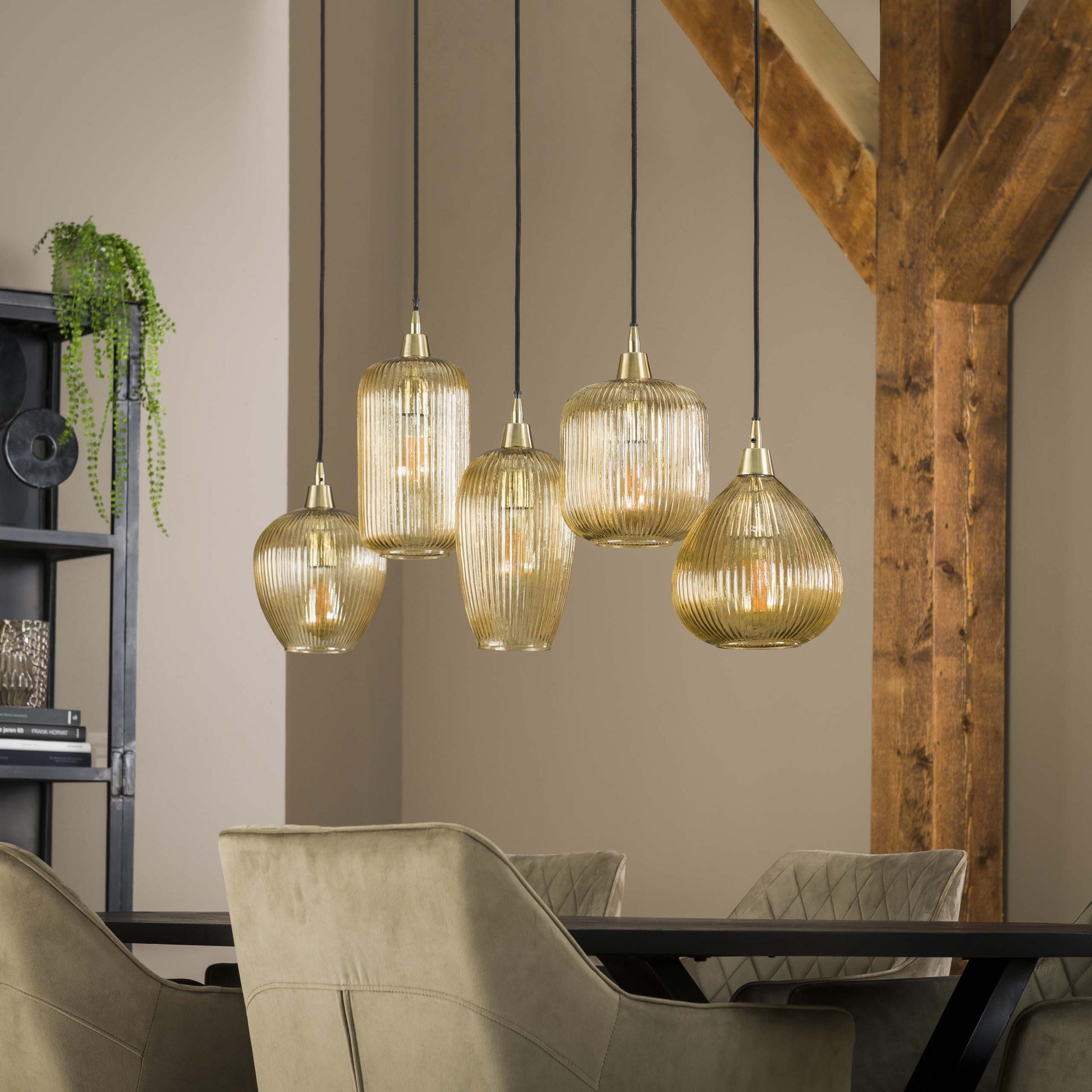 Luxusbetten24 Aureo Pendelleuchte handgefertigt elegant Design in Bernsteinfarbe