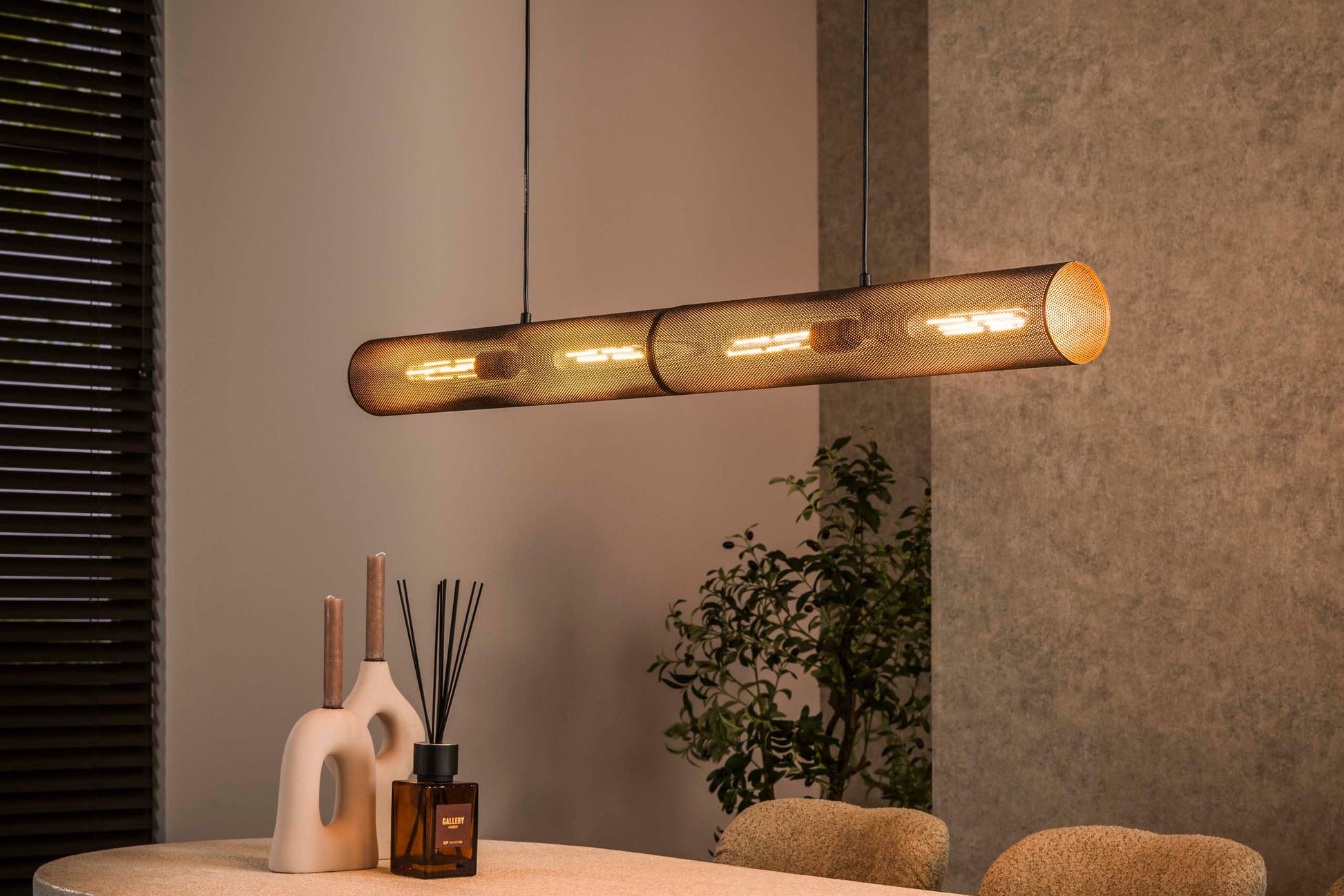 Luxusbetten24 Celvin Pendelleuchte Horizontales Tube‑Mesh‑Design mit 4 Leuchten Schwarz