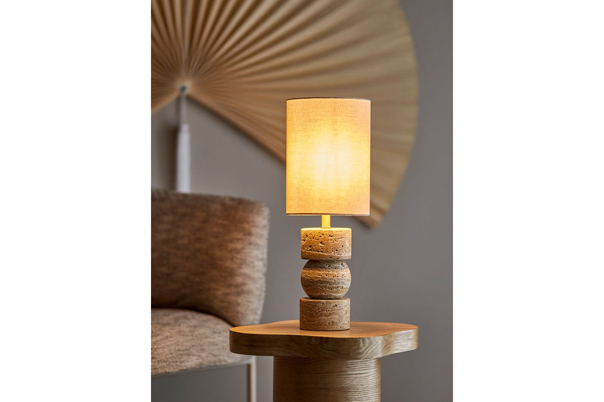 Alvara Tischlampe Travertin Natur Skulpturales Designobjekt Elegant Wohnzimmer