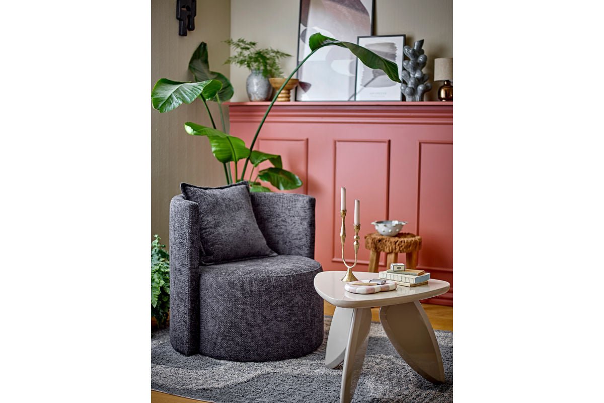 Couchtisch Lux – Skulpturales Design in Naturton