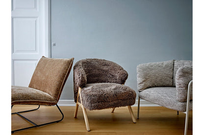 Luxusbetten24 Loungesessel Ang Kunstfell & FSC‑Holz Braun