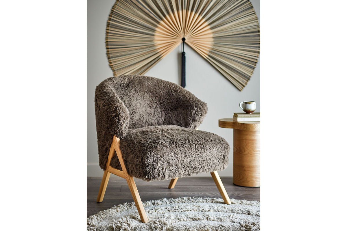 Luxusbetten24 Loungesessel Ang Kunstfell & FSC‑Holz Braun