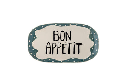 Luxusbetten24 Sola Handbemalte Steingutplatte mit „Bon Appétit“-Detail, Bunt