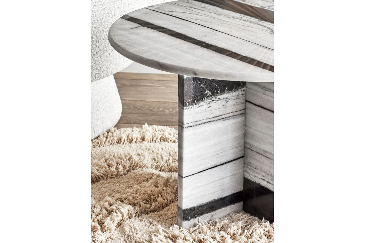 Luxusbetten24 Alvaro Couchtisch Skulpturaler Marmor Weiß-Schwarz