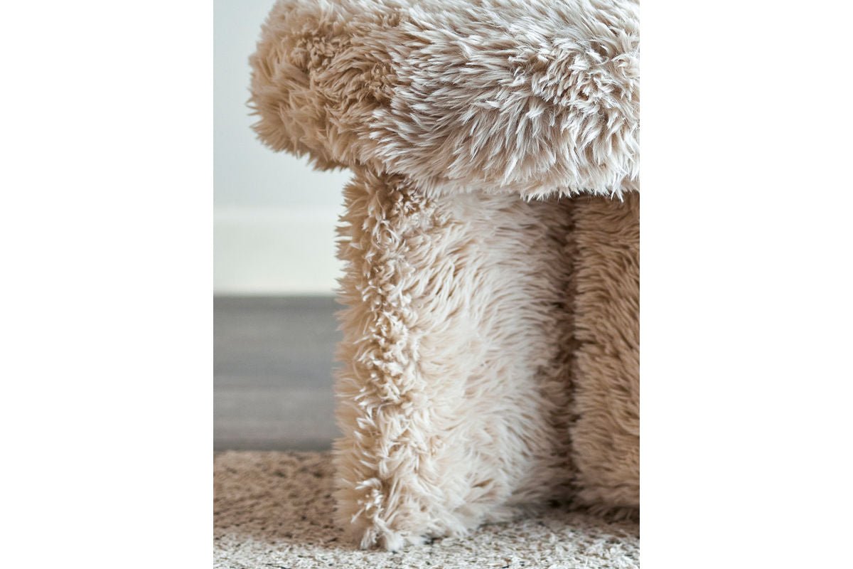 Luxusbetten24 Puffipuff Beistellhocker Weicher Bezug Beige Hochfloriges Fleece