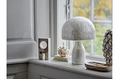 Luxusbetten24 Nerea Tischlampe Schimmerndes Capiz-Design Naturton