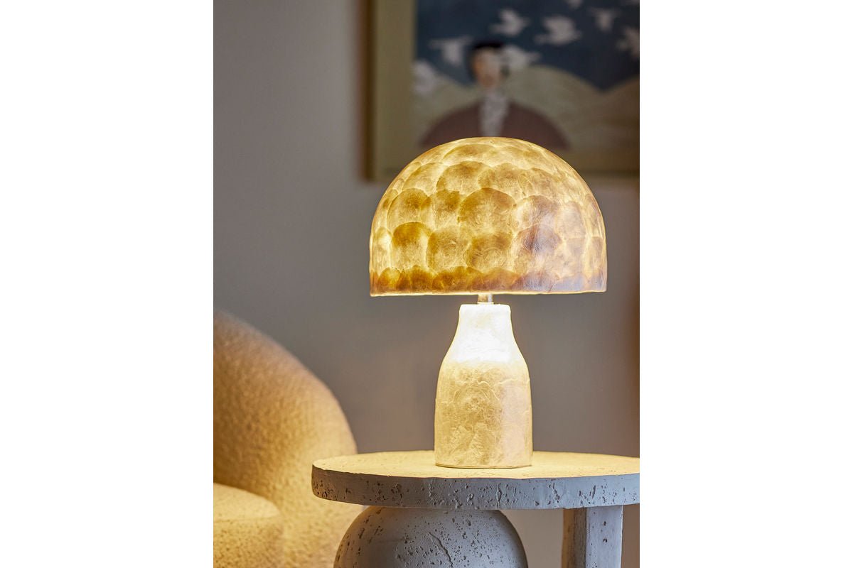 Luxusbetten24 Nerea Tischlampe Schimmerndes Capiz-Design Naturton