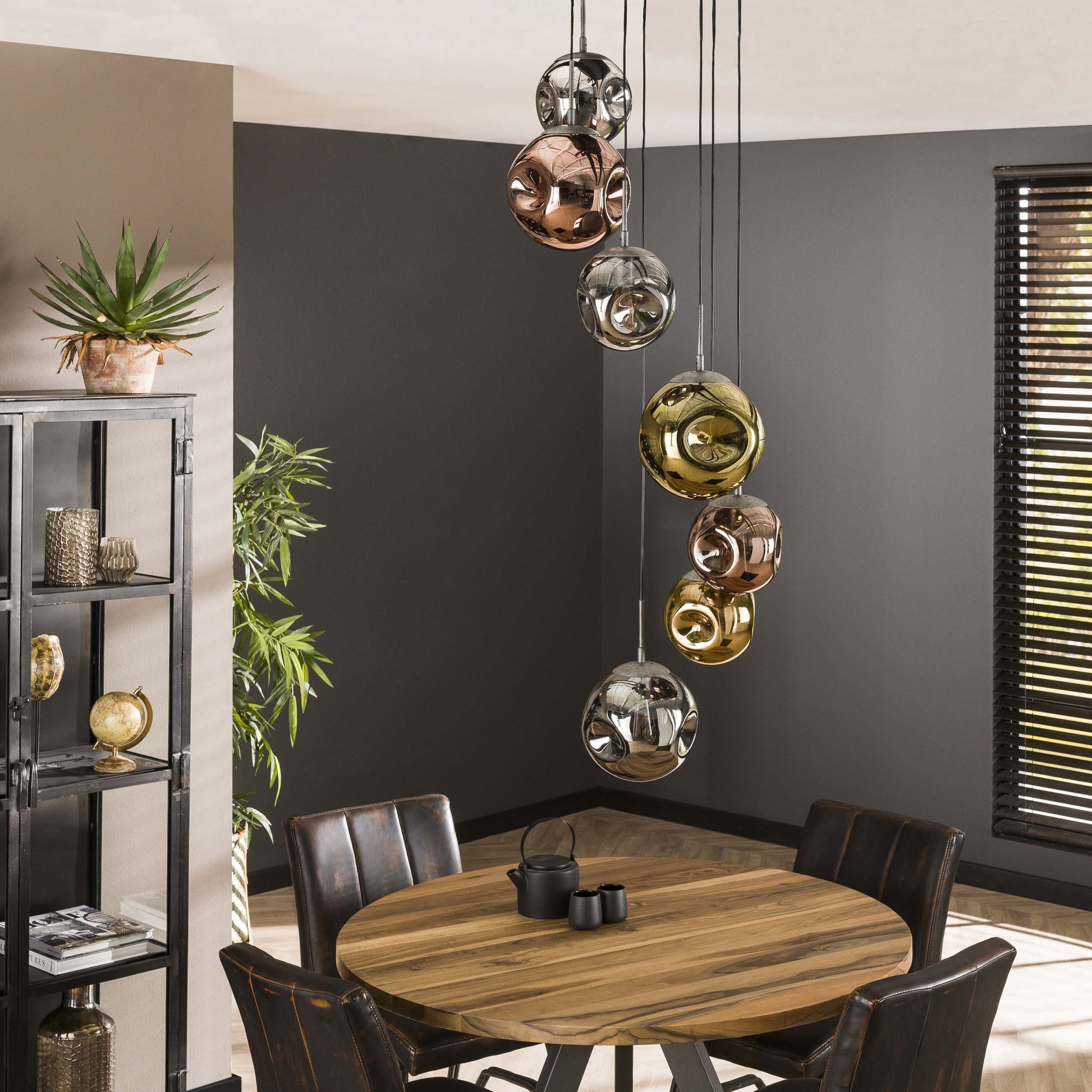 Elaris Pendelleuchte – 7‑teilige Metall‑Farbkombination in Gold, Kupfer und Chrom