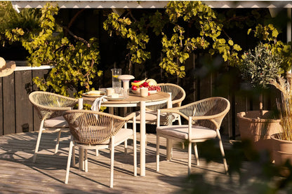 Luxusbetten24 Ylvorin Outdoor Garten Beistelltisch, Elegantes Beige‑Holz, Sand