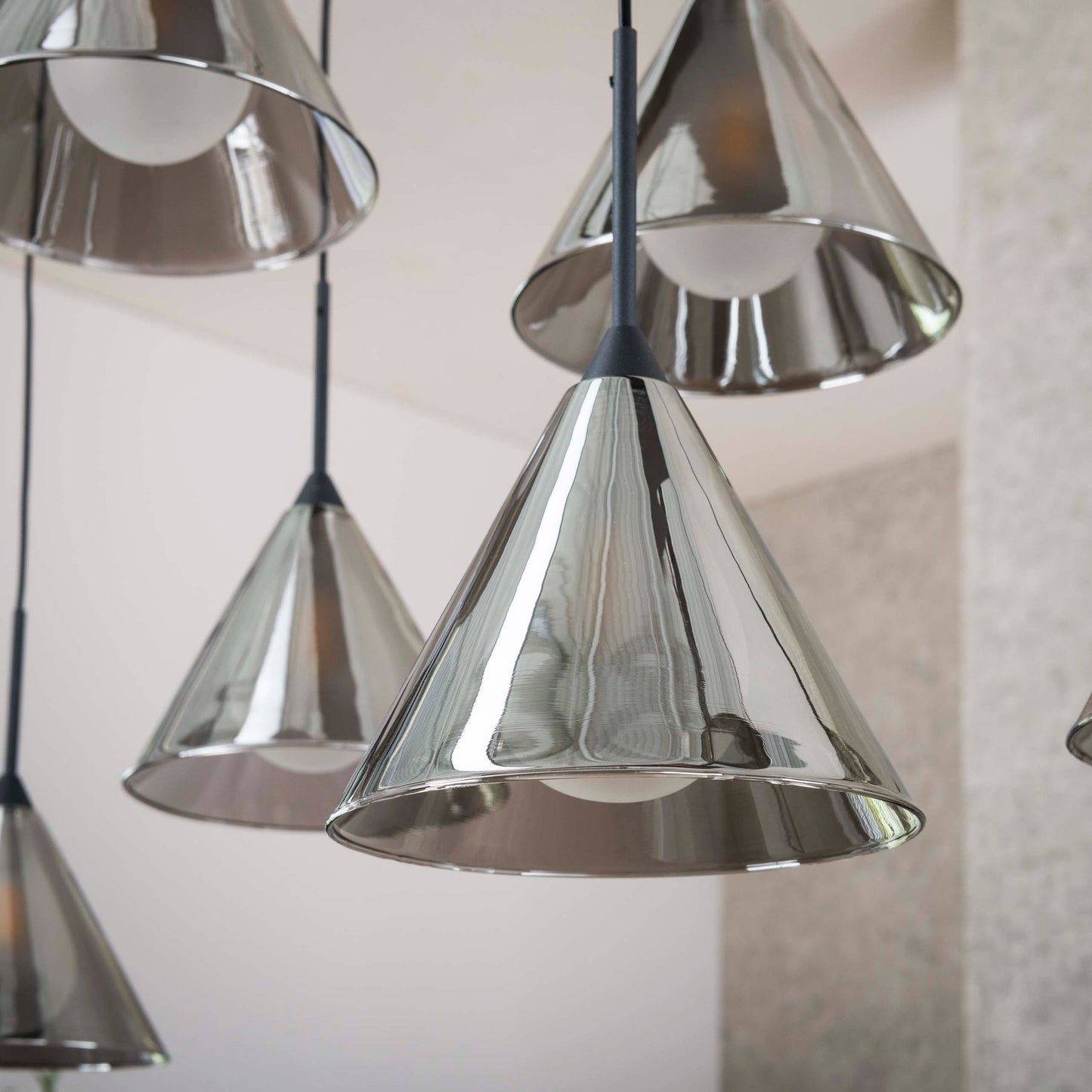 Elunara Pendelleuchte Konisches Rauchglas 9‑Leuchten 150 cm Höhenverstellbar
