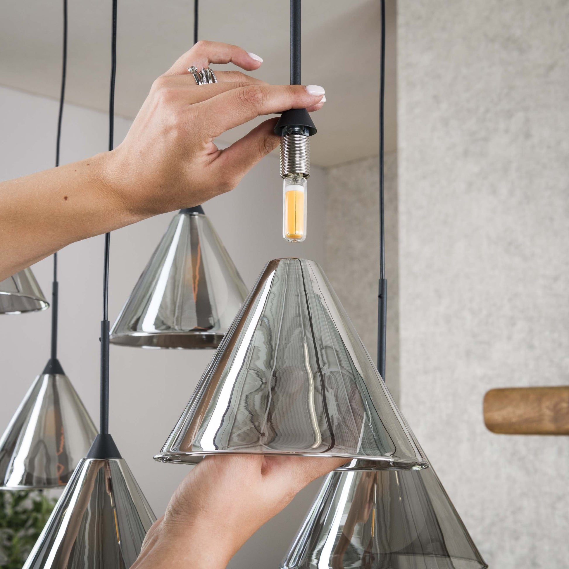 Elunara Pendelleuchte Konisches Rauchglas 9‑Leuchten 150 cm Höhenverstellbar