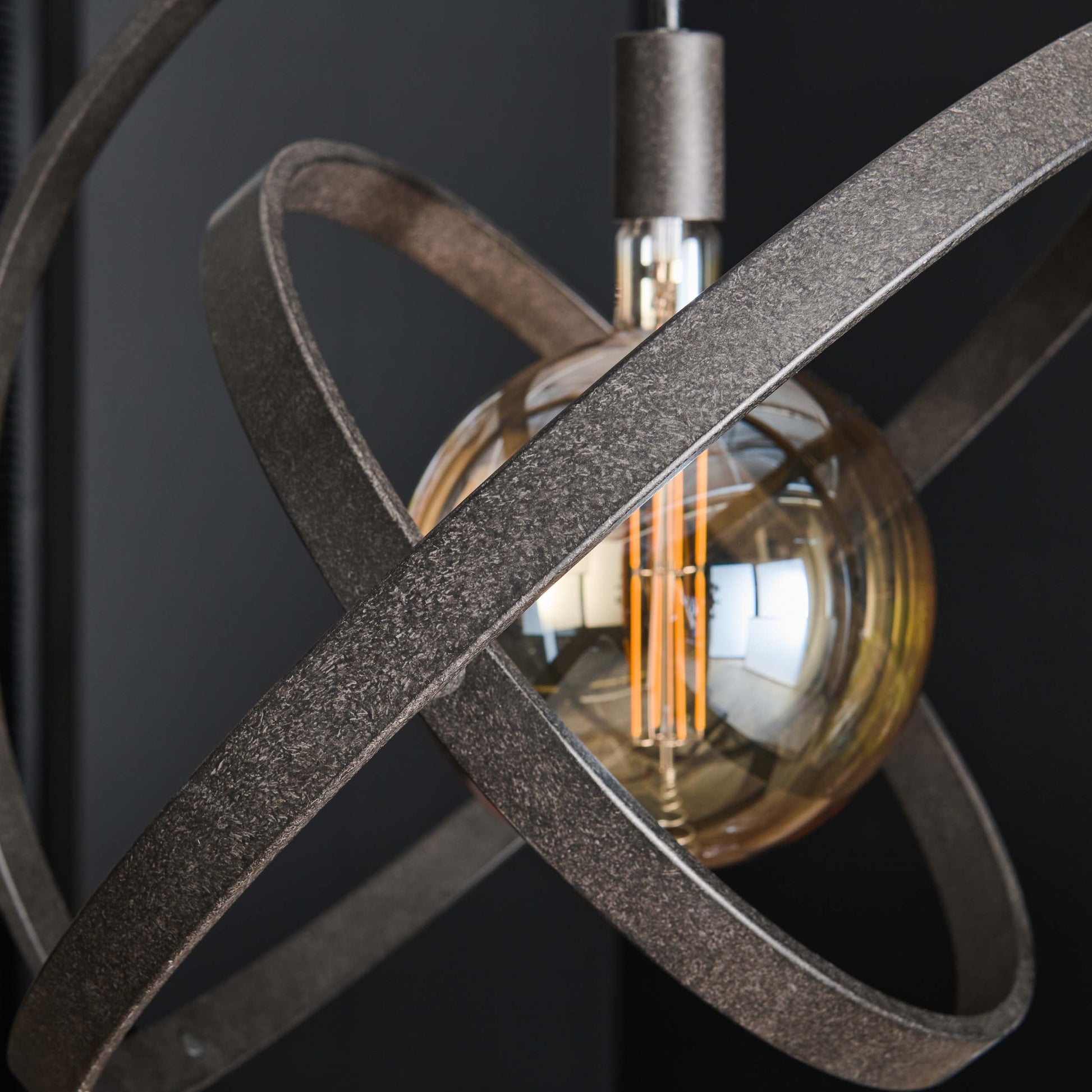 Luxusbetten24 Orvion Pendelleuchte Metall Schwarz Sphären‑Design 1‑Leuchte Deckenlampe