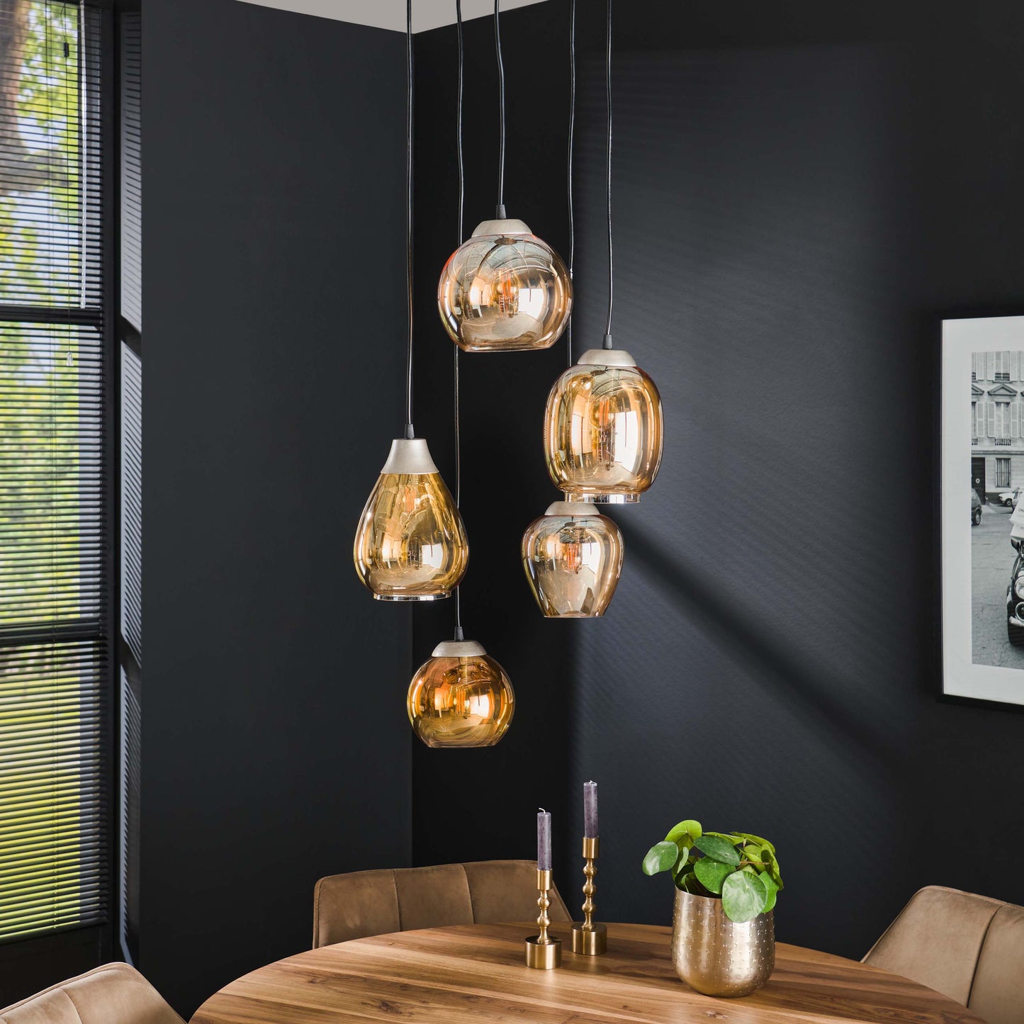 Luxusbetten24 Alaris Pendelleuchte Gestufte 5‑Leuchten Amberfarben Deckenlampe Design