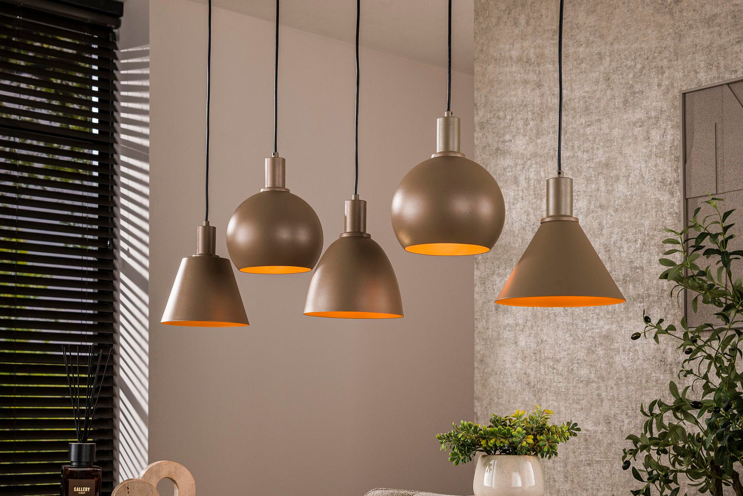Luxusbetten24 Lumiselle Pendelleuchte, 5‑teilige Metall, Beige oder Bronze