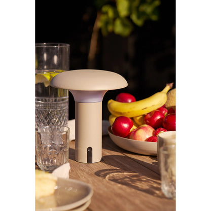 Garten-Tischlampe „Norvara“ Wetterfeste Beleuchtung für Balkon und Outdoor-Bereich