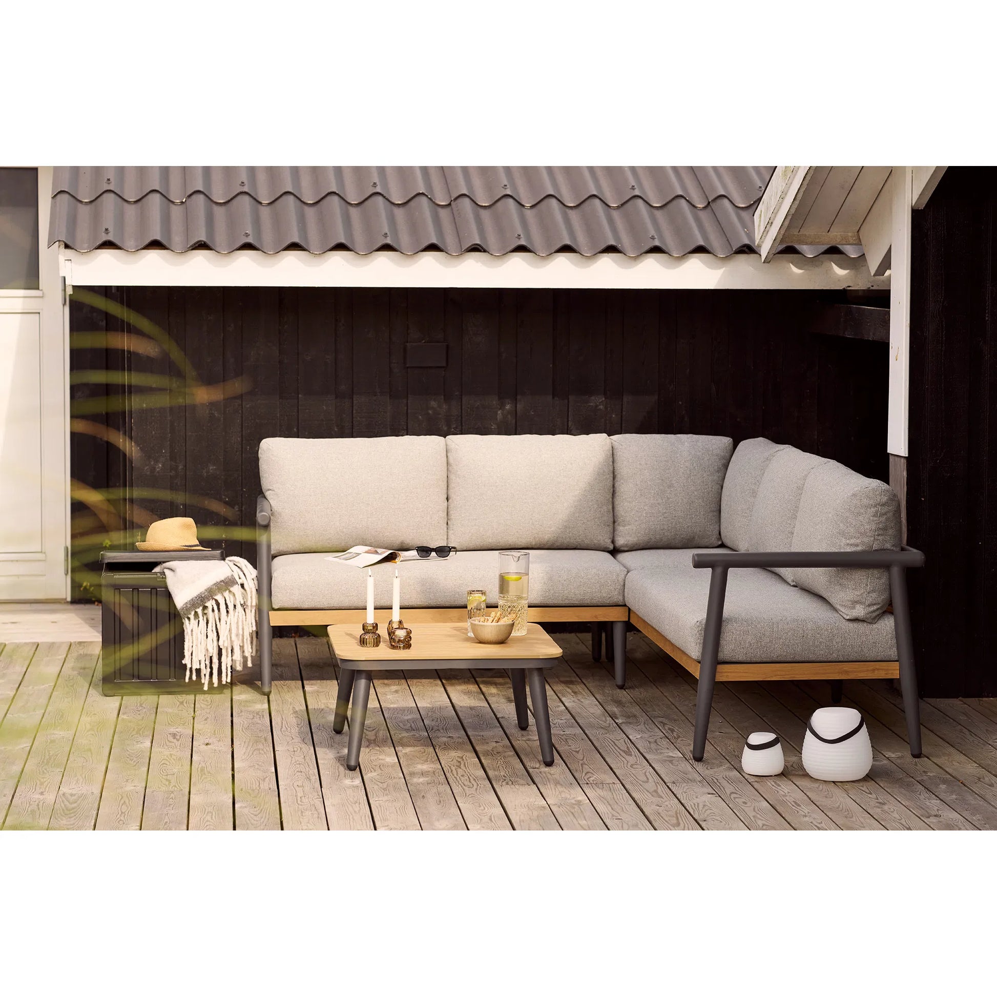 Luxusbetten24 Eldora Gartenlampe mit Halteband, Farb‑LED, Weiß