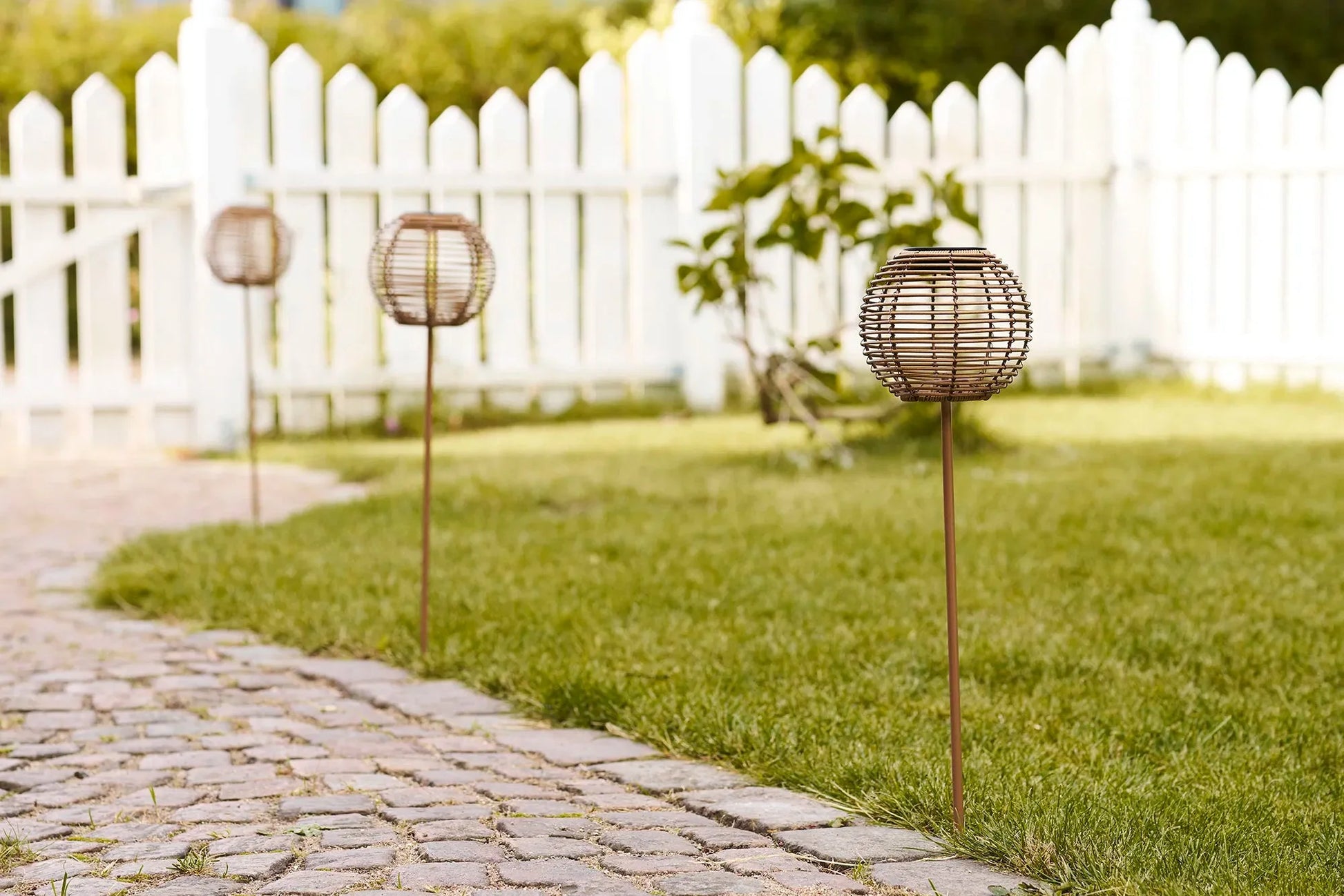 Garten Solarlampe Elmara – Wetterfeste Solarleuchte für Balkon & Outdoor
