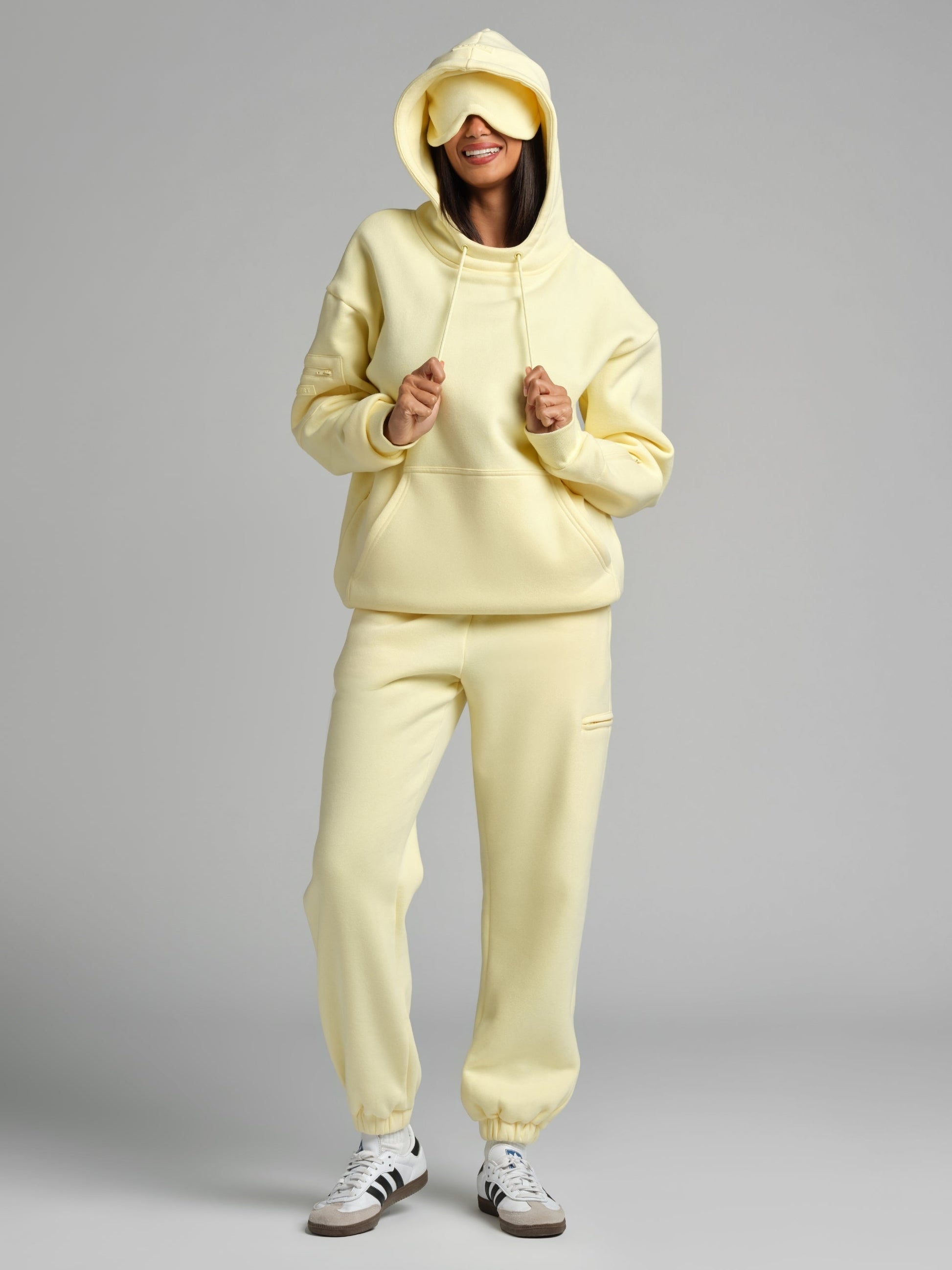 Comfrt Airplane Mode Travel Hoodie mit integrierter Augenmaske
