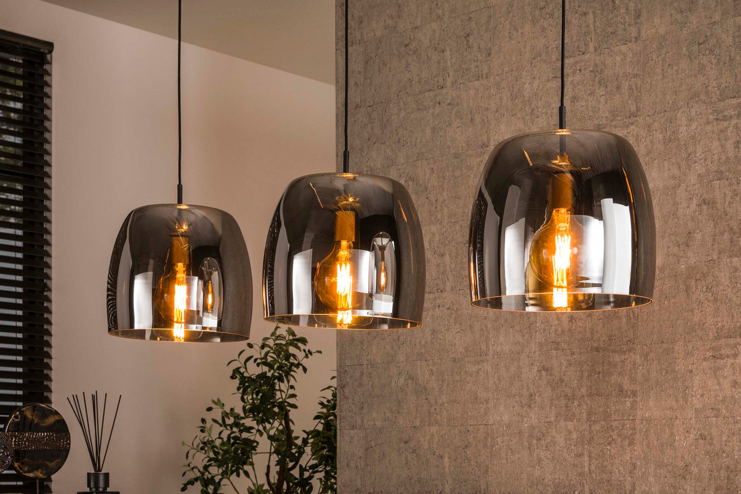 Luxusbetten24 Cirella Pendelleuchte Chromglas 3‑teilig mit großen Lampenschirmen