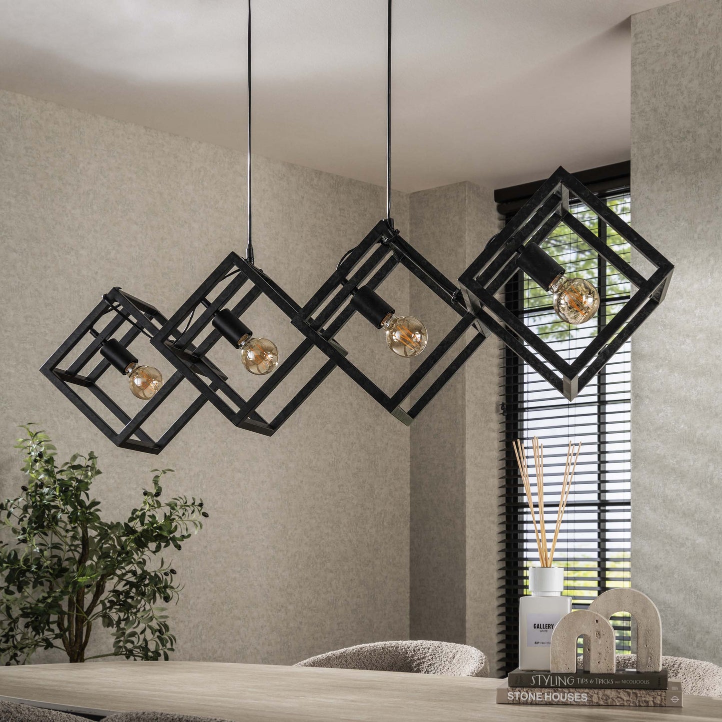 Luxusbetten24 Orlis Pendelleuchte 4‑Leuchten Cube‑Design in Modernem Anthrazit