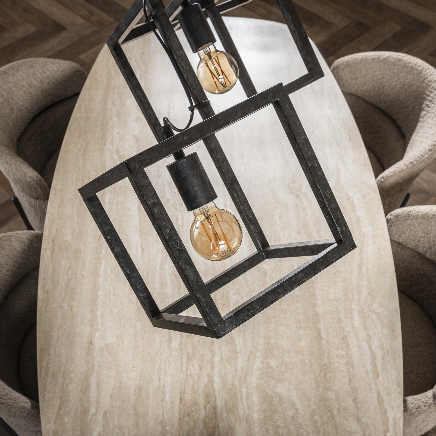 Luxusbetten24 Orlis Pendelleuchte 4‑Leuchten Cube‑Design in Modernem Anthrazit