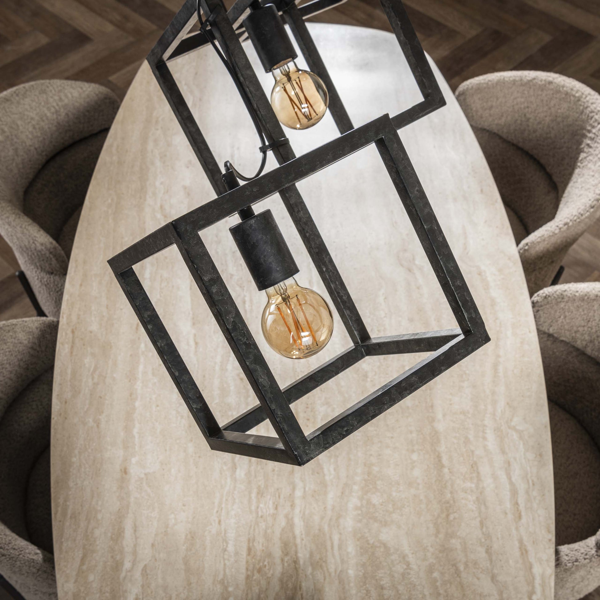 Luxusbetten24 Orlis Pendelleuchte 4‑Leuchten Cube‑Design in Modernem Anthrazit