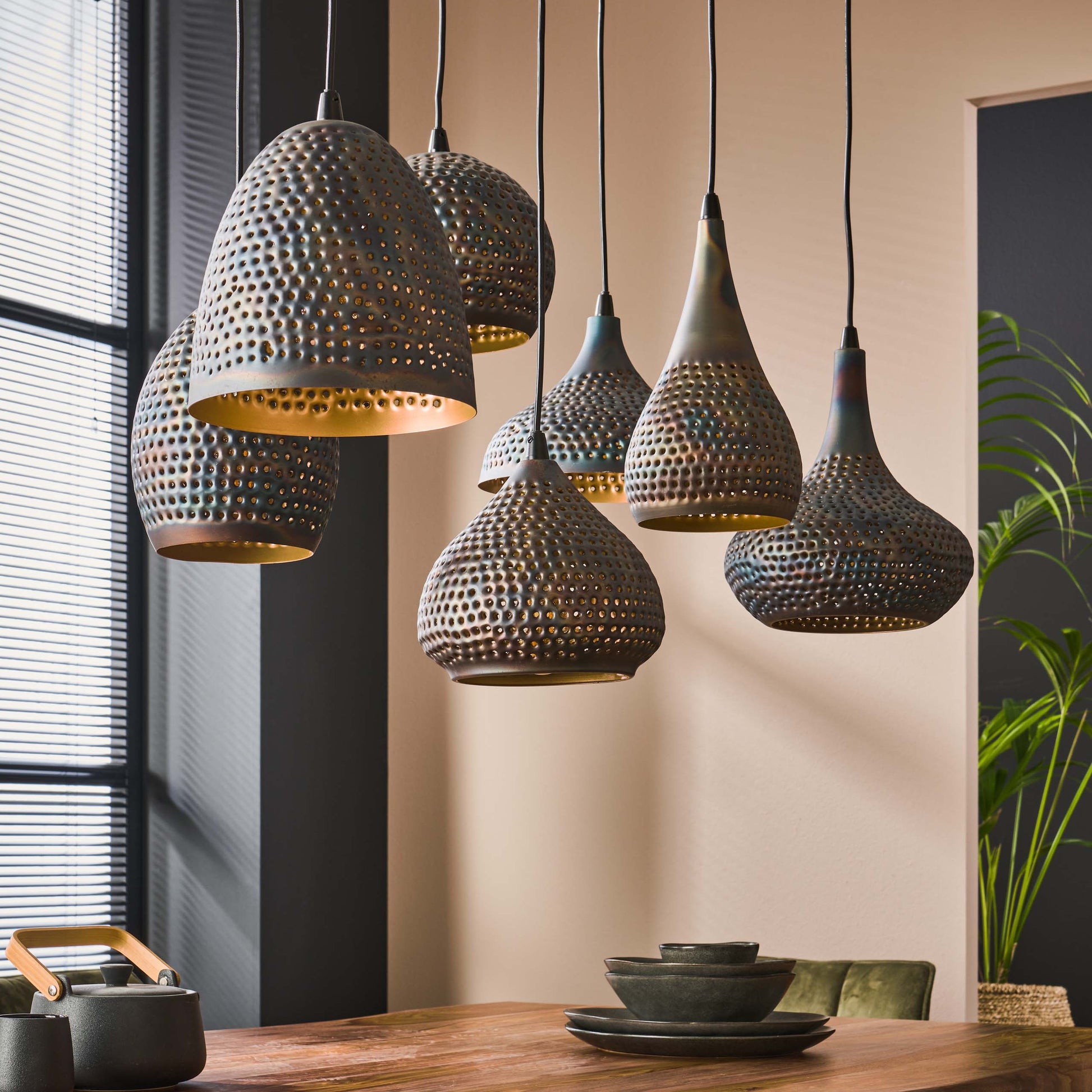 Pendelleuchte Lioris – Mit 7 Individuellen Lampenschirmen Aus Metall In Schwarz-Bronze
