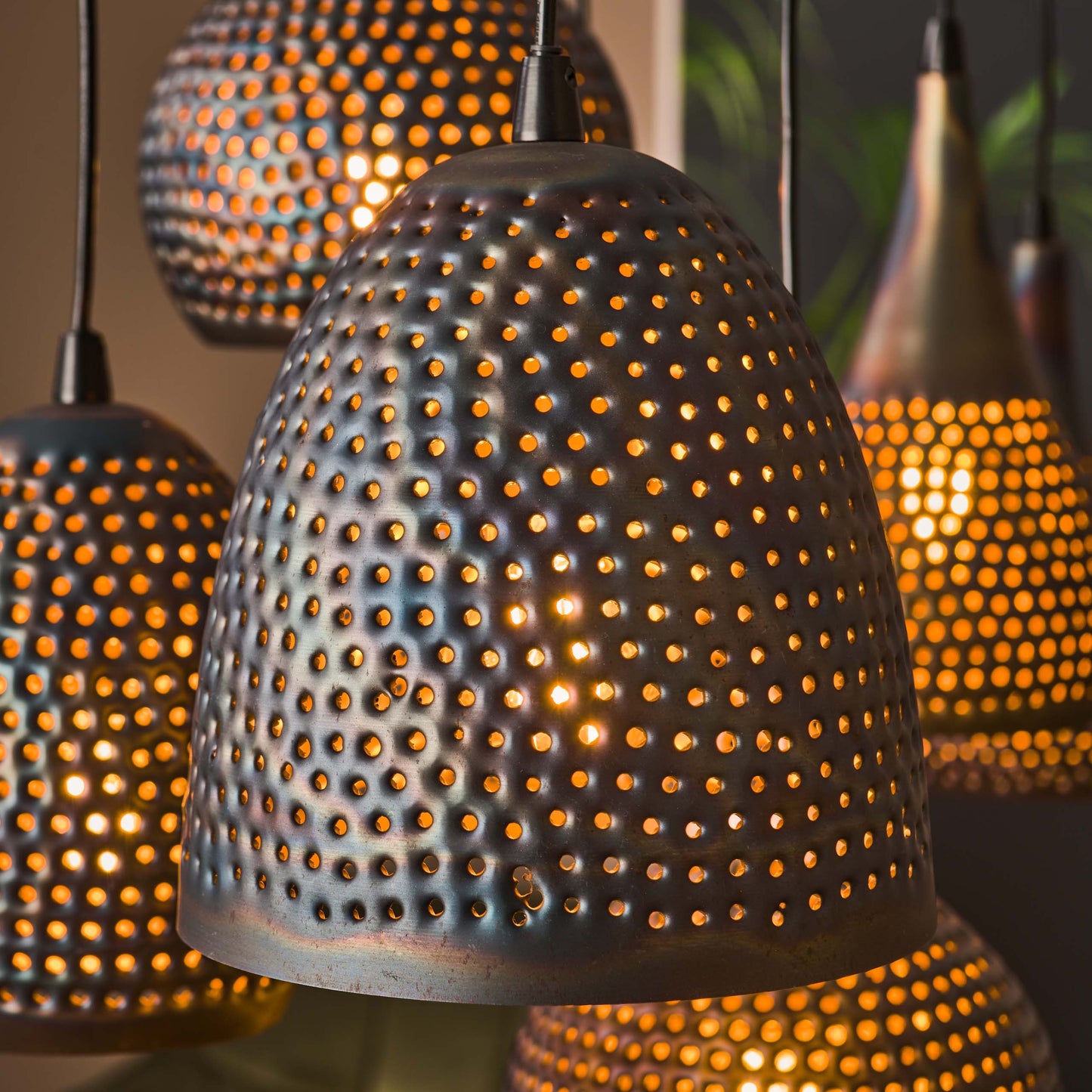 Pendelleuchte Lioris – Mit 7 Individuellen Lampenschirmen Aus Metall In Schwarz-Bronze