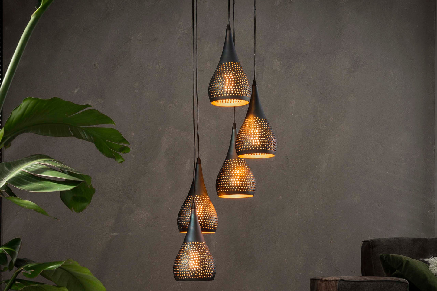 Luxusbetten24 Calira Pendelleuchte mit 5 Metall-Lampenschirmen Schwarz-Bronze