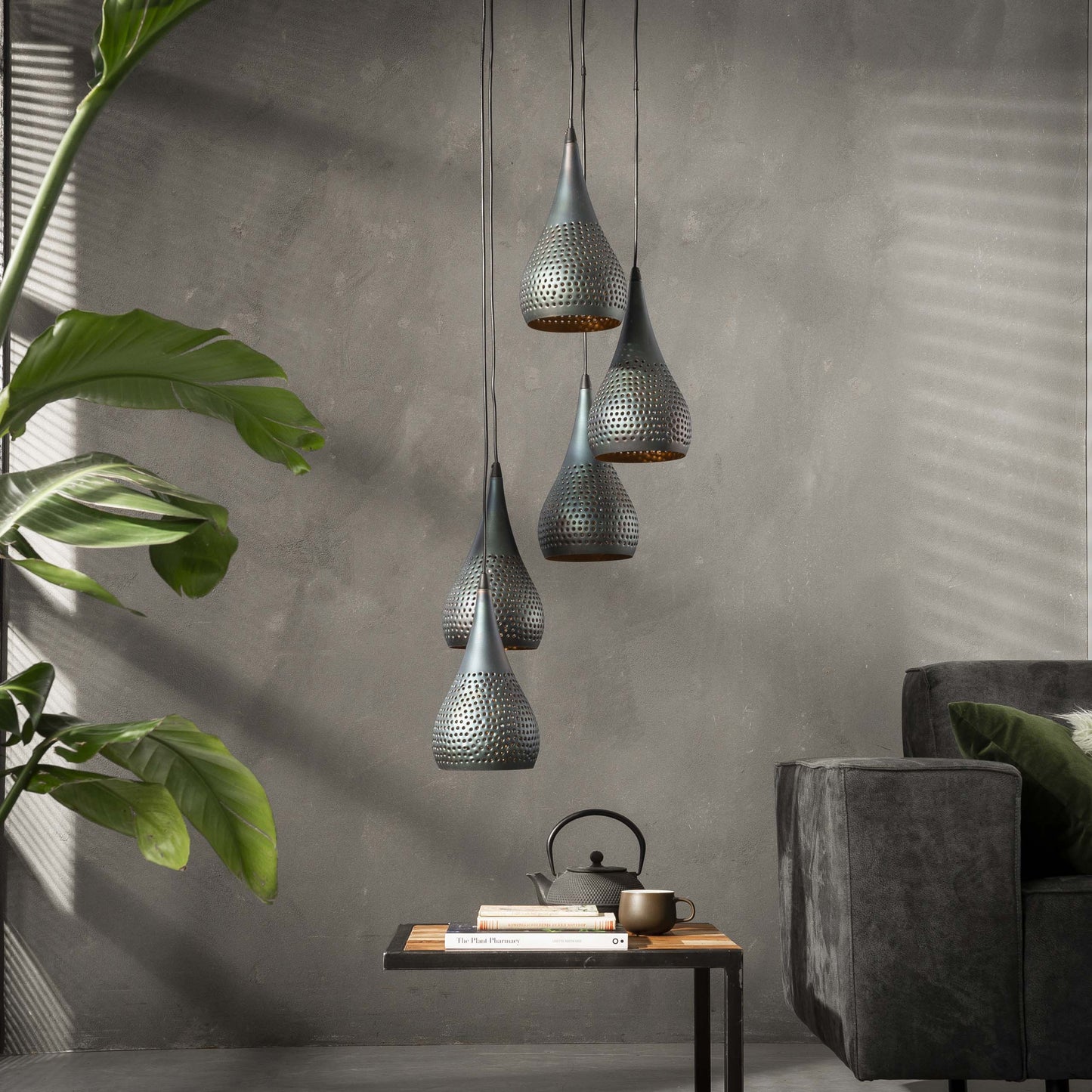 Luxusbetten24 Calira Pendelleuchte mit 5 Metall-Lampenschirmen Schwarz-Bronze