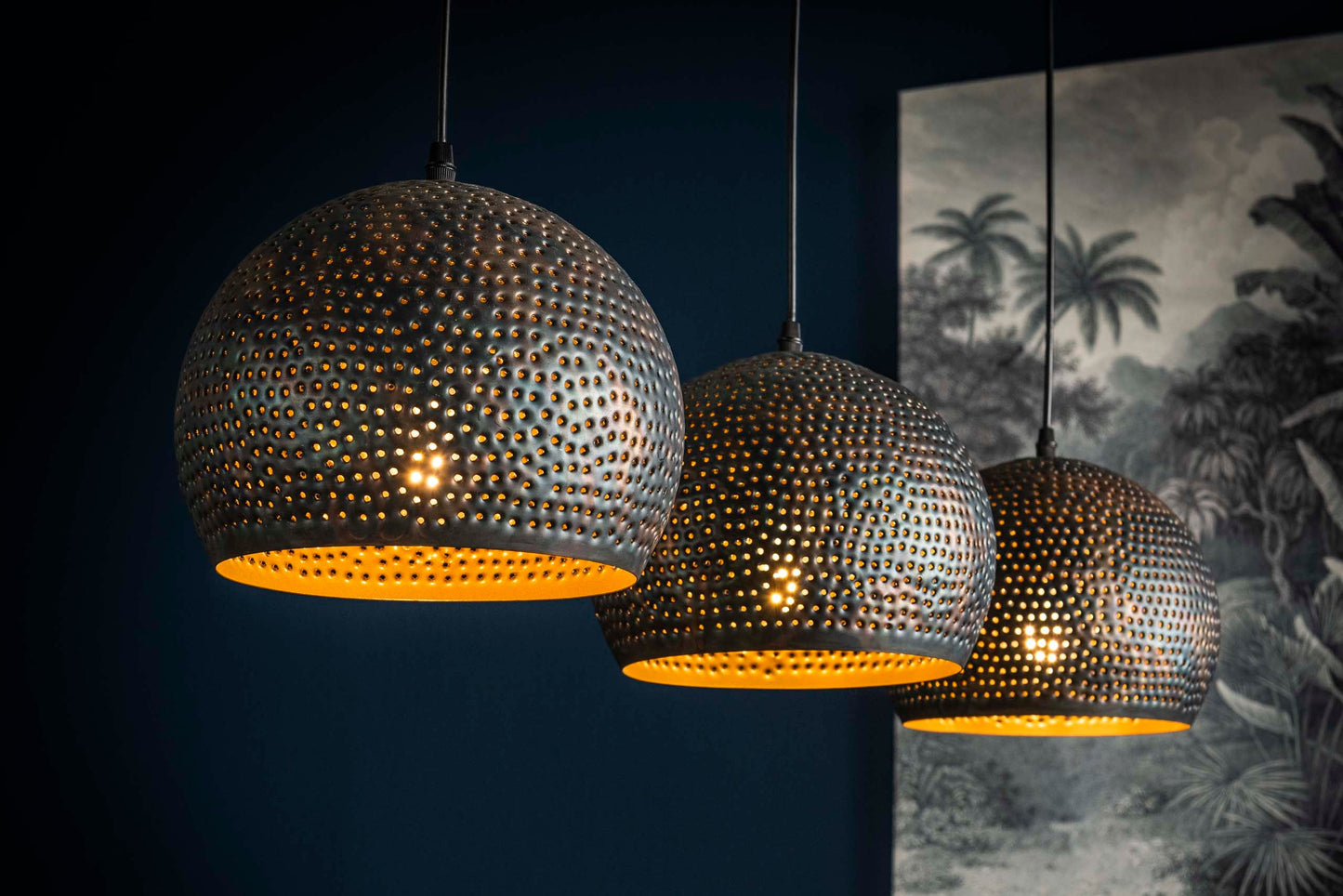Veloria Pendelleuchte Mit 3 Perforierten Metalllampenschirmen In Schwarz-Bronze